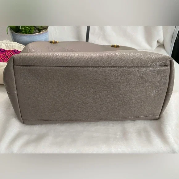 ✨Like New Tory Burch Chelsea Slouchy Leather Tote Bag